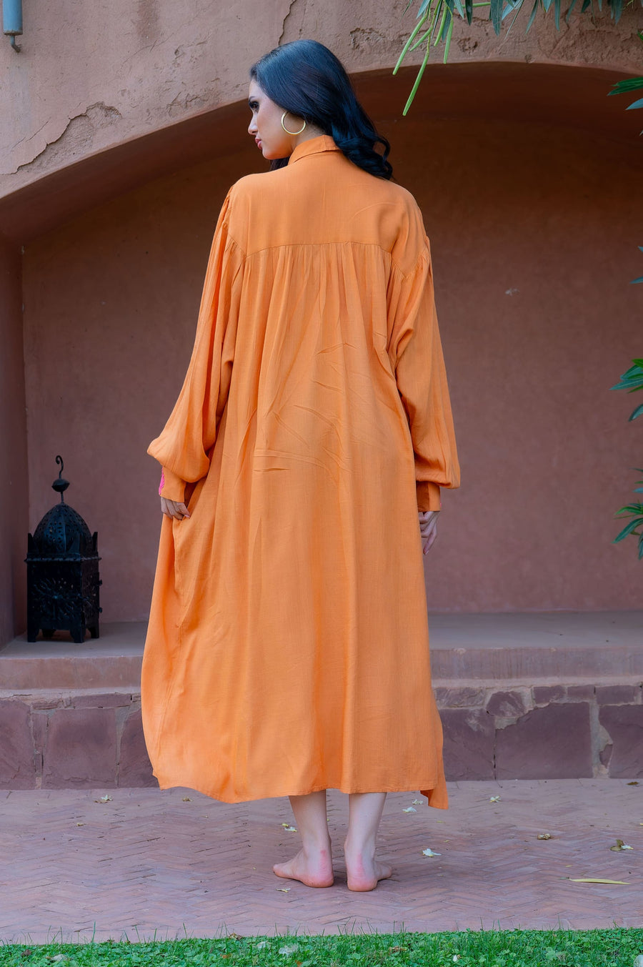 Robe brodée Safran Majesté