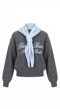 Pull Bisou gris avec foulard en maille ajourée bleu ciel noué au col - Iael Paris