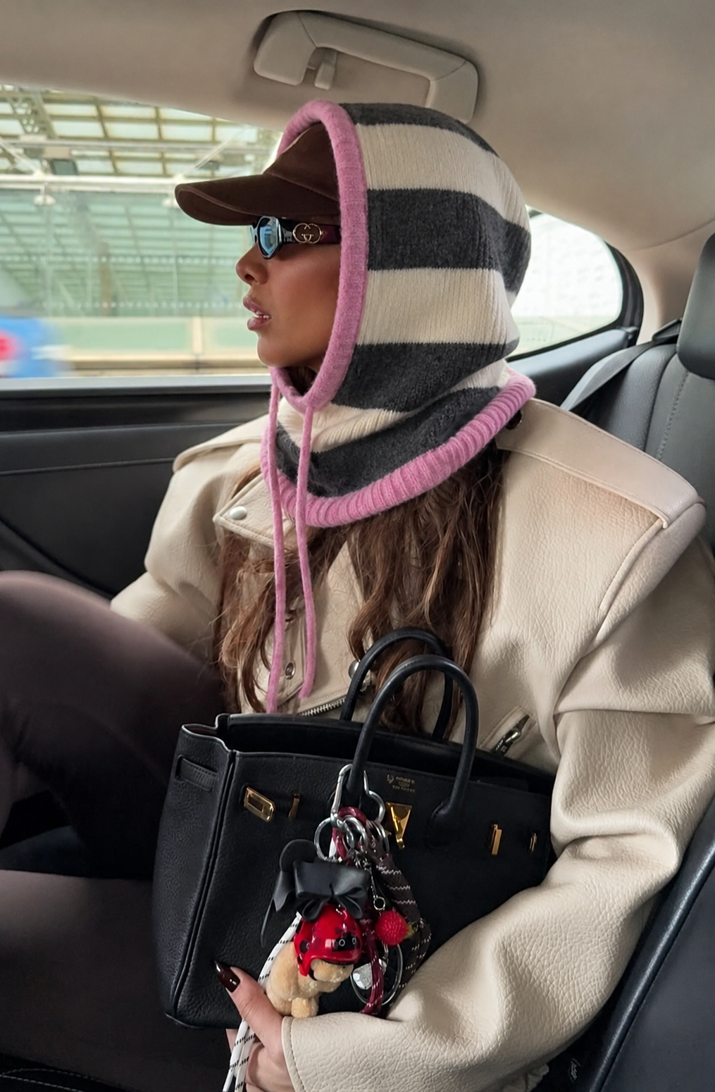Capuche Douceur – Gris, Crème & Rose